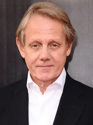 How tall is William Sanderson?